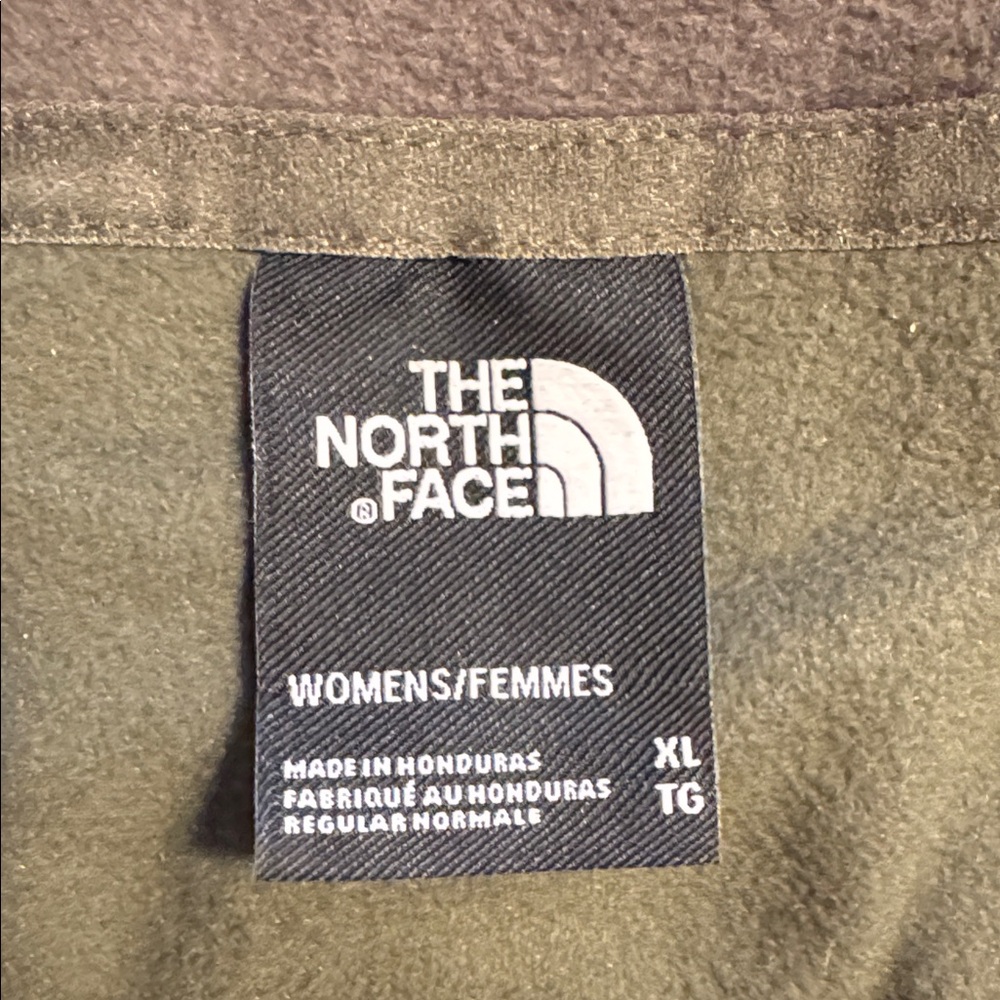 The North Face Green and Black Puffer Jacket and longe sleeve top - Picture 6 of 7
